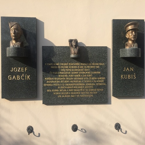 Památníky obětí válek v Plzni a okolí