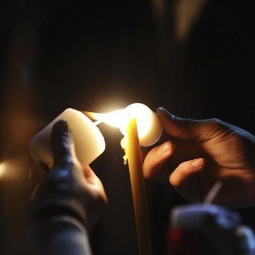 Rozdávání Betlémského světla v katedrále