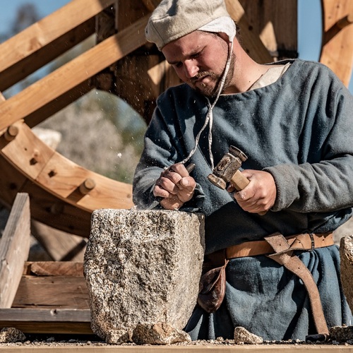 Dvojjazyčné kurzy historických řemeslných technik