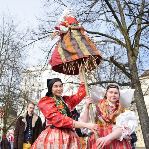 Vítání jara v Plzni: Vynášení Morany