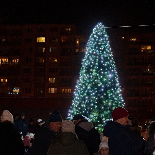 Rozsvícení vánočního stromku na Skvrňanech