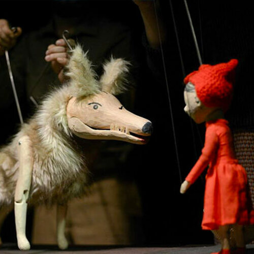 Babička Červené Karkulky dnes slaví narozeniny!